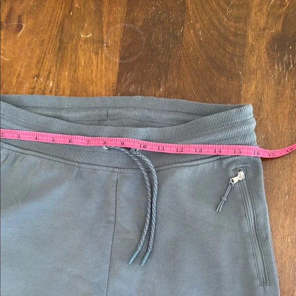 Old Navy Dynamic Fleece Joggers in Charcoal - Picture 5 of 6